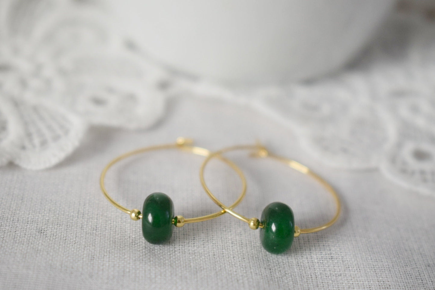 Creolen aus dunkelgrüner Jade, Edelstein-Creolen, 18 Karat vergoldeter Edelstahl, Smaragdgrün, Minimalistisch, Boho-Schmuckgeschenk