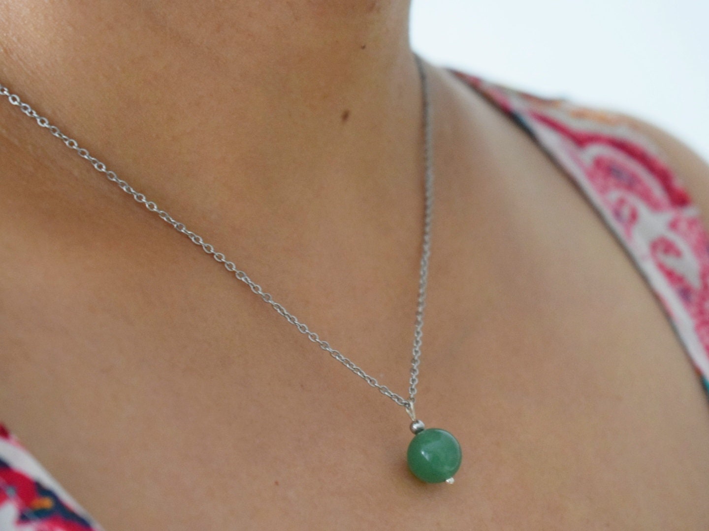 Hängende Ohrringe aus Sterlingsilber mit grünem Edelstein Aventurin, Perlen-Huggies, Hängende Kugelstein-Ohrringe, Schmuckgeschenk für Sie