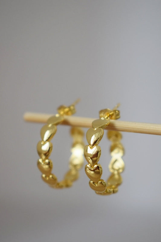 Herz Ohrstecker, Halbkreis Ohrstecker, C Form, Halbkreis Ohrringe, 18k vergoldete Ohrringe, Statement Creolen, Moderne Ohrringe, Geschenk