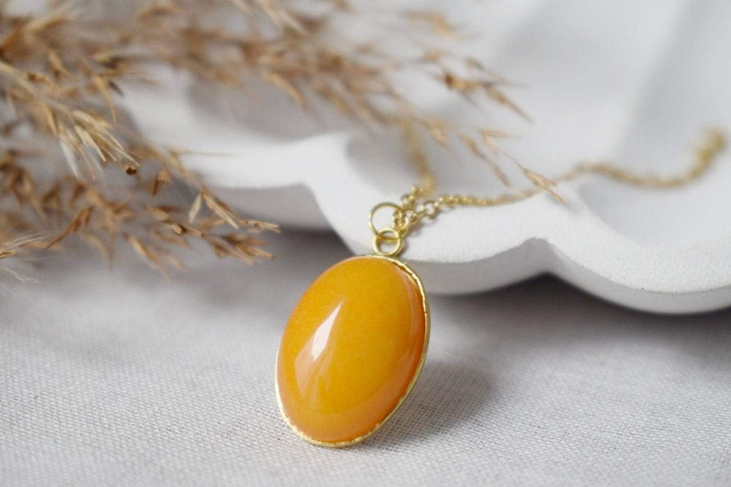 Halskette Gelbe Jade Oval Gold Anhänger für Frauen, Gelbe Edelstein Halskette, Lange gelbe Stein Halskette, handgefertigter Schmuck, Geschenk für Sie