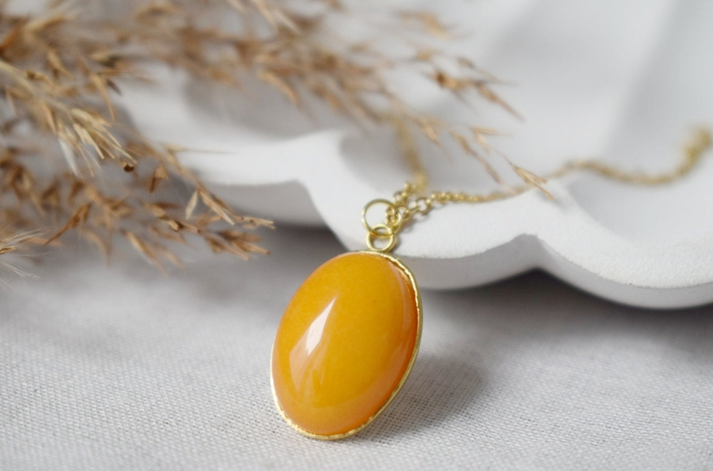 Halskette Gelbe Jade Oval Gold Anhänger für Frauen, Gelbe Edelstein Halskette, Lange gelbe Stein Halskette, handgefertigter Schmuck, Geschenk für Sie