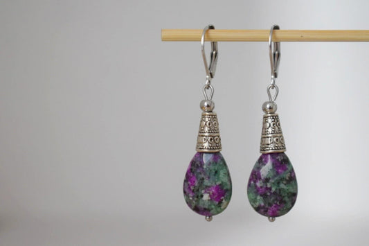 Creolen mit Rubin in Zoisit, Perlen-Ohrringe in Tropfenform, baumelnde Ohrringe aus Edelstahl mit Edelsteinen, Grün, Rosa, Silber, Rubin-Fuchsit-Schmuck