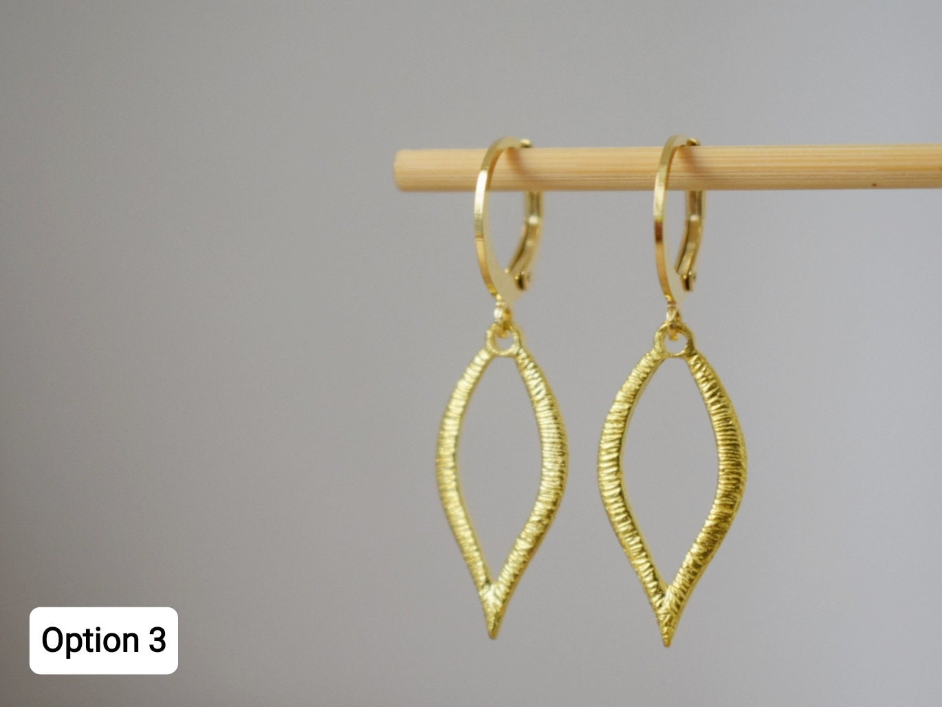 Tropfenohrringe, Minimalistisch, Geometrische Hängeohrringe, Vergoldeter Edelstahl, Kleines Schmuckgeschenk für Frauen