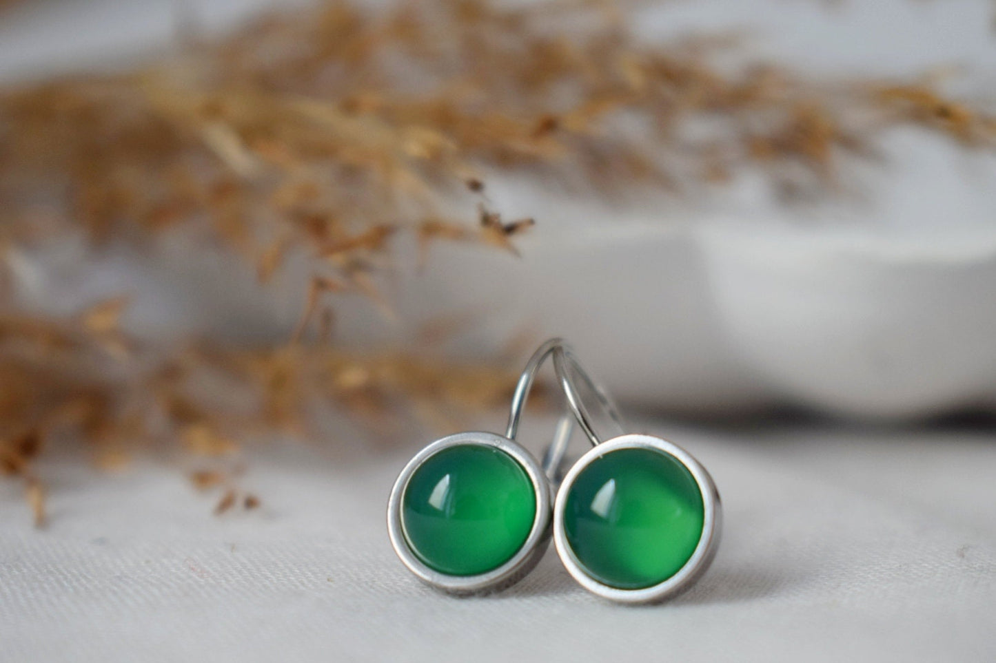 Grüne Achat-Ohrringe aus Edelstahl mit Klapphebel, 6 mm runder Edelstein, handgefertigt, Unisex-Schmuck, bestes Weihnachtsgeschenk
