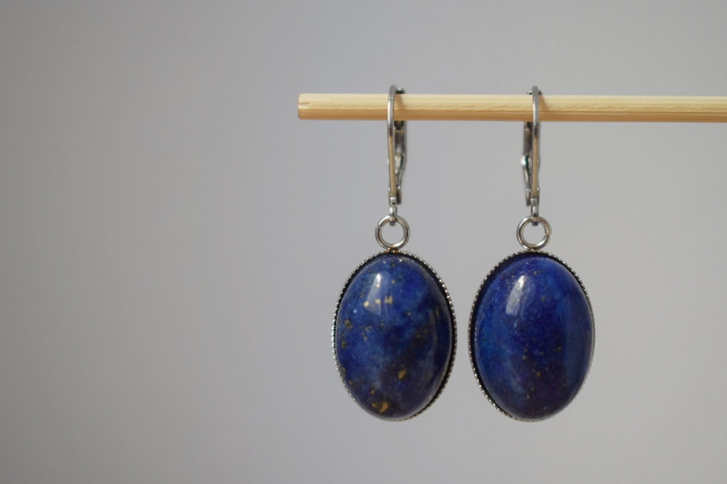 Lapislazuli-Ohrringe, Edelstein-Ohrringe, blaue Boho-Creolen, Geburtsstein-Schmuck, Geschenk für Frauen
