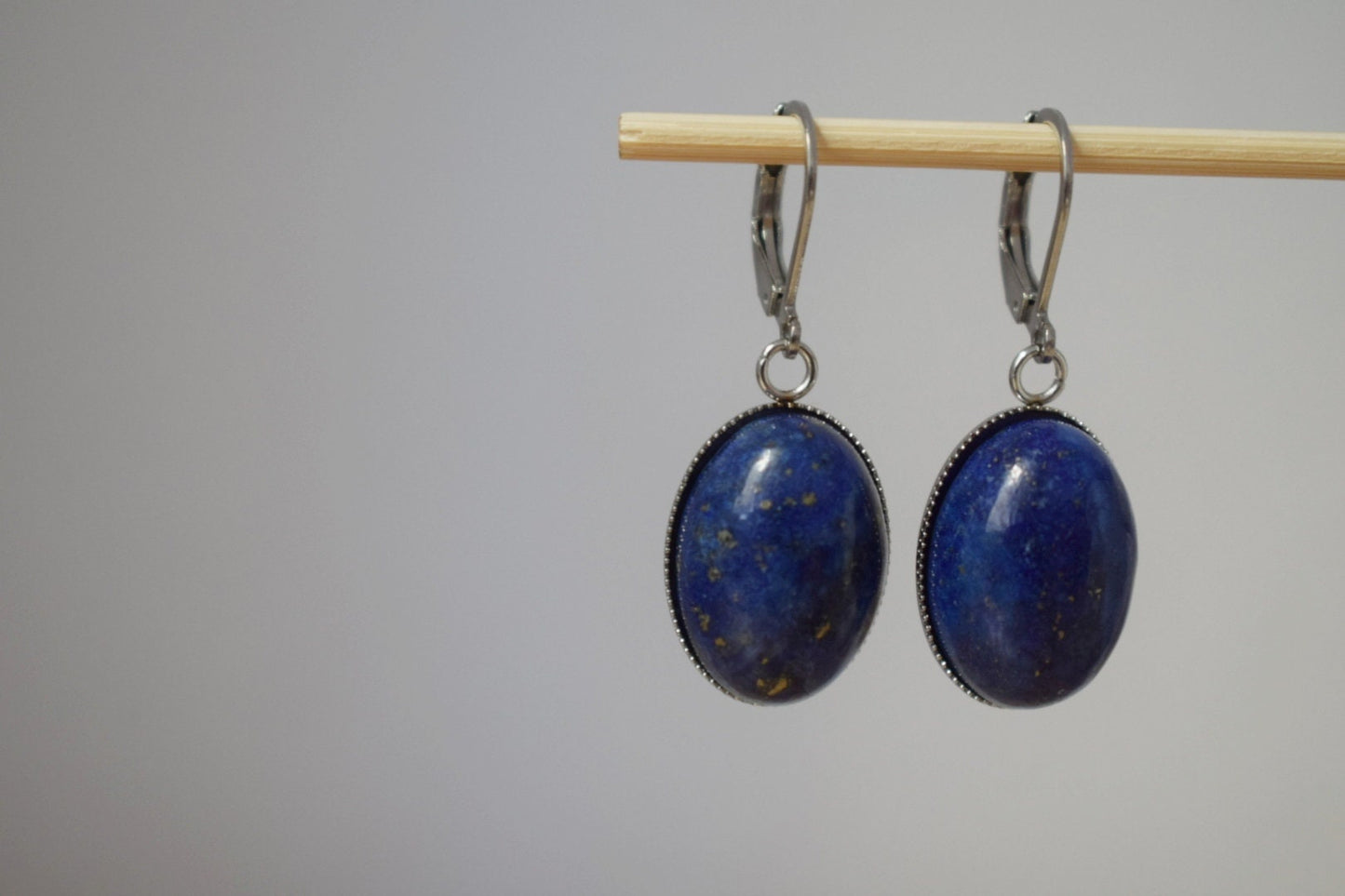 Lapislazuli-Ohrringe, Edelstein-Ohrringe, blaue Boho-Creolen, Geburtsstein-Schmuck, Geschenk für Frauen