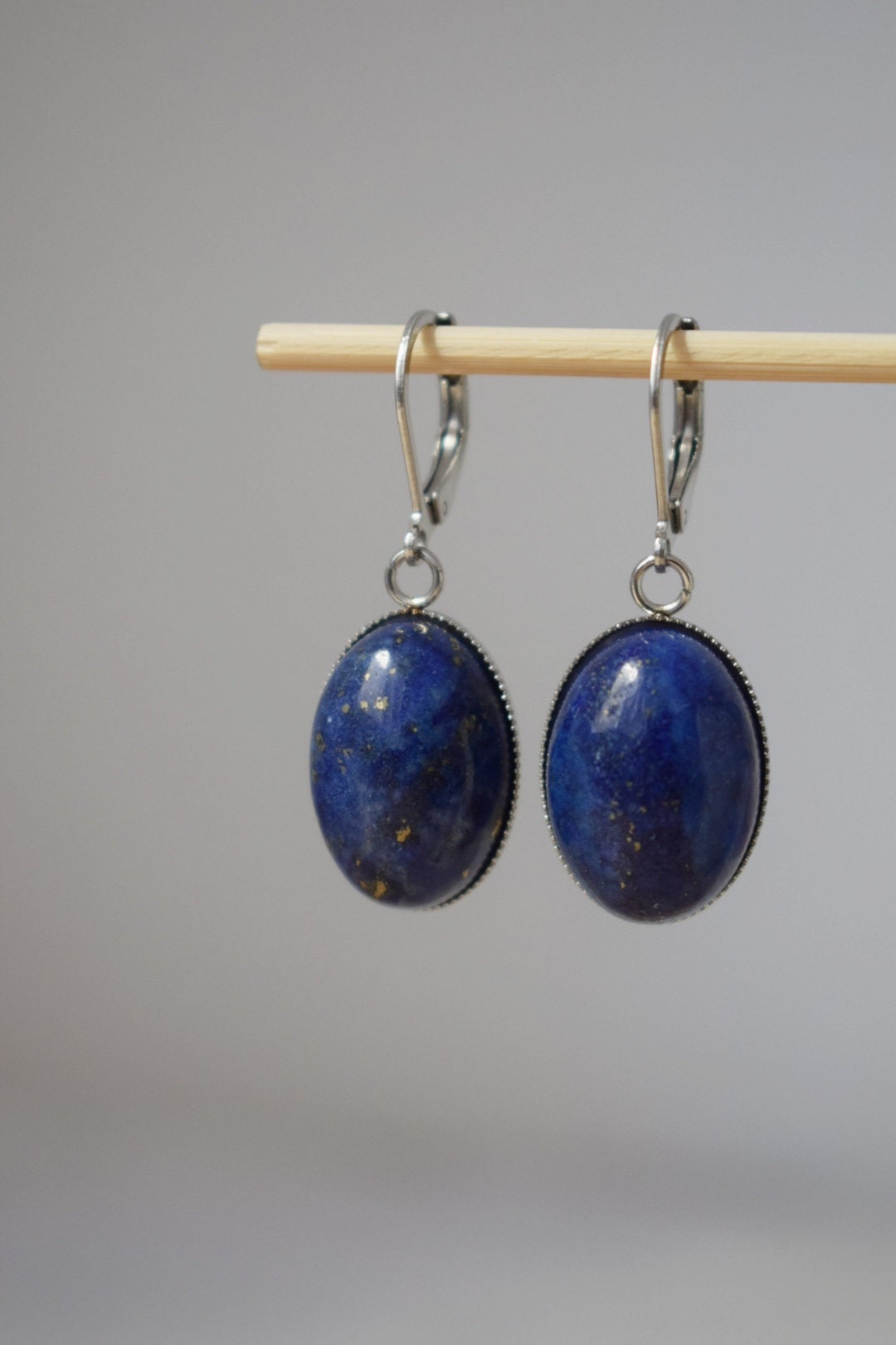 Lapislazuli-Ohrringe, Edelstein-Ohrringe, blaue Boho-Creolen, Geburtsstein-Schmuck, Geschenk für Frauen