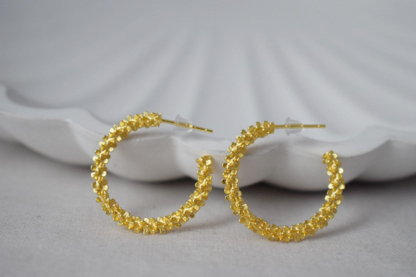 925 Sterling Silber Strukturierte Creolen, Statement Goldene Creolen, Halb moderne Ohrstecker, C Form, Push Back, Perfektes Geschenk für Sie