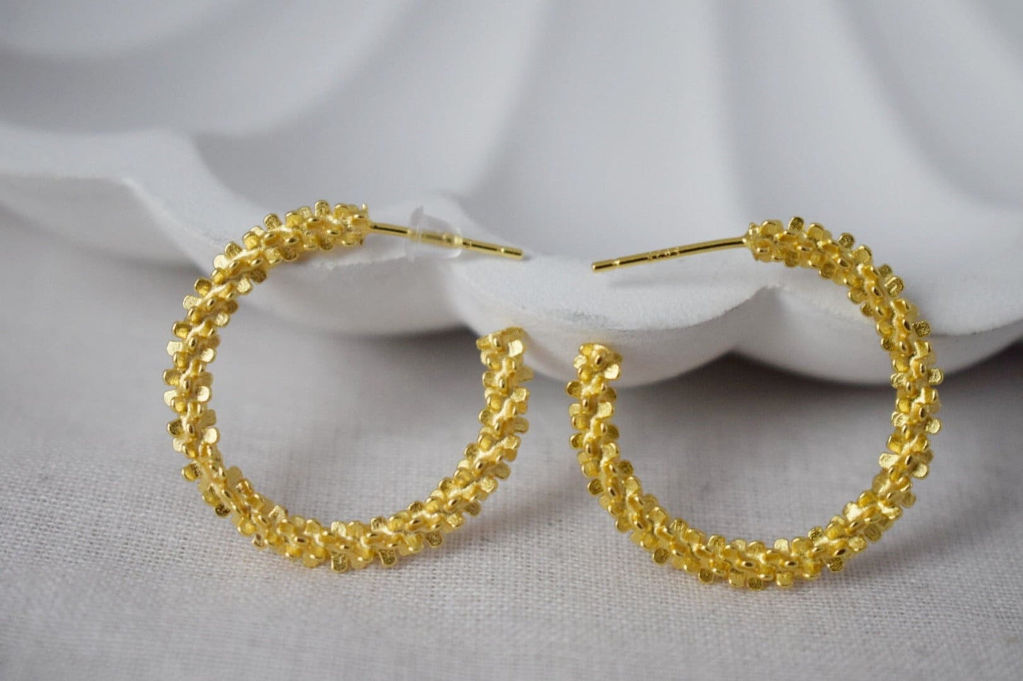 925 Sterling Silber Strukturierte Creolen, Statement Goldene Creolen, Halb moderne Ohrstecker, C Form, Push Back, Perfektes Geschenk für Sie