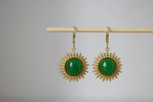 Grüne Jade Ohrringe Gold, Sonnenstrahlen Huggie Ohrringe, Sunburst, Grüne Edelstein Tropfen Ohrringe, Himmlisch, Naturstein, Schmuck Geschenk für Sie