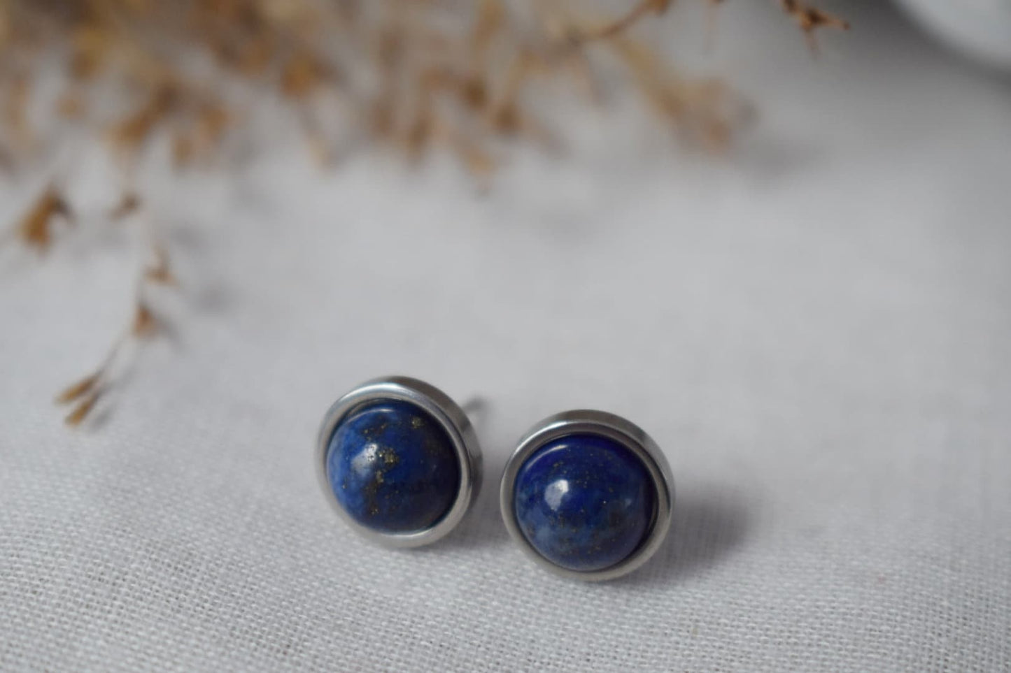 Lapislazuli-Ohrstecker aus Edelstahl, rund, 8 mm, dunkelblauer Edelstein, Geburtsstein für September, Unisex-Schmuckgeschenk