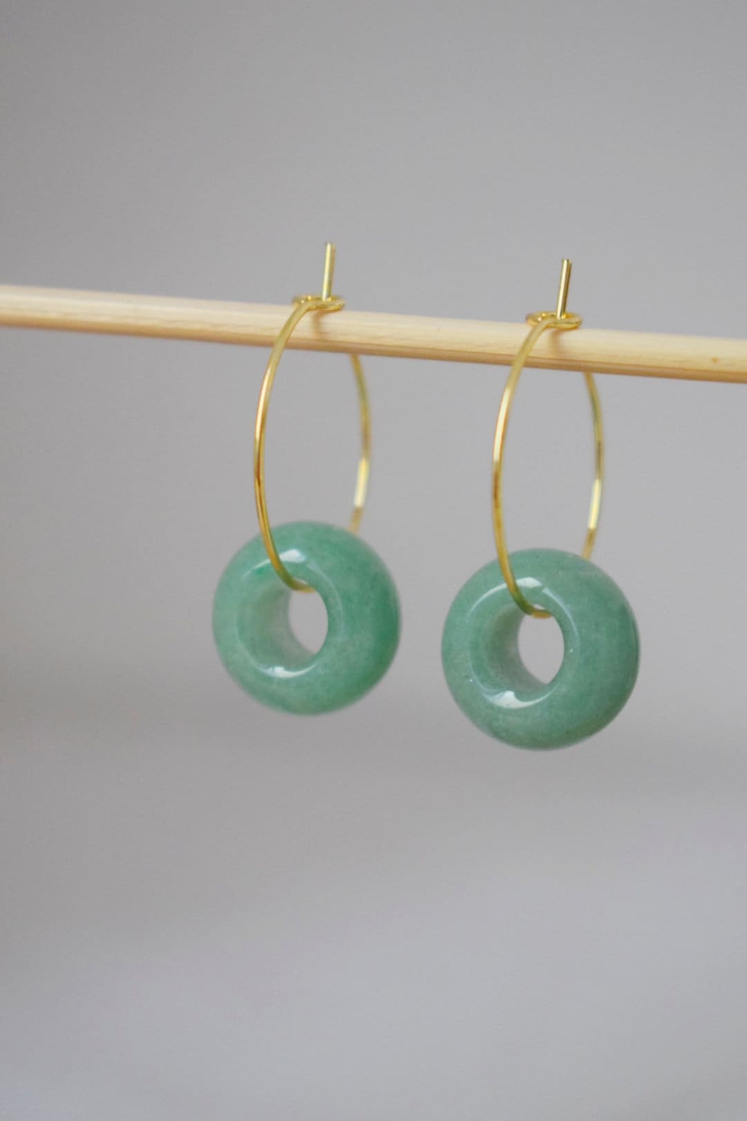 Aventurin Donut Creolen, 18 Karat vergoldete chirurgische Edelstahl Creolen, Edelstein Unisex SchmuckBestes Weihnachtsgeschenk