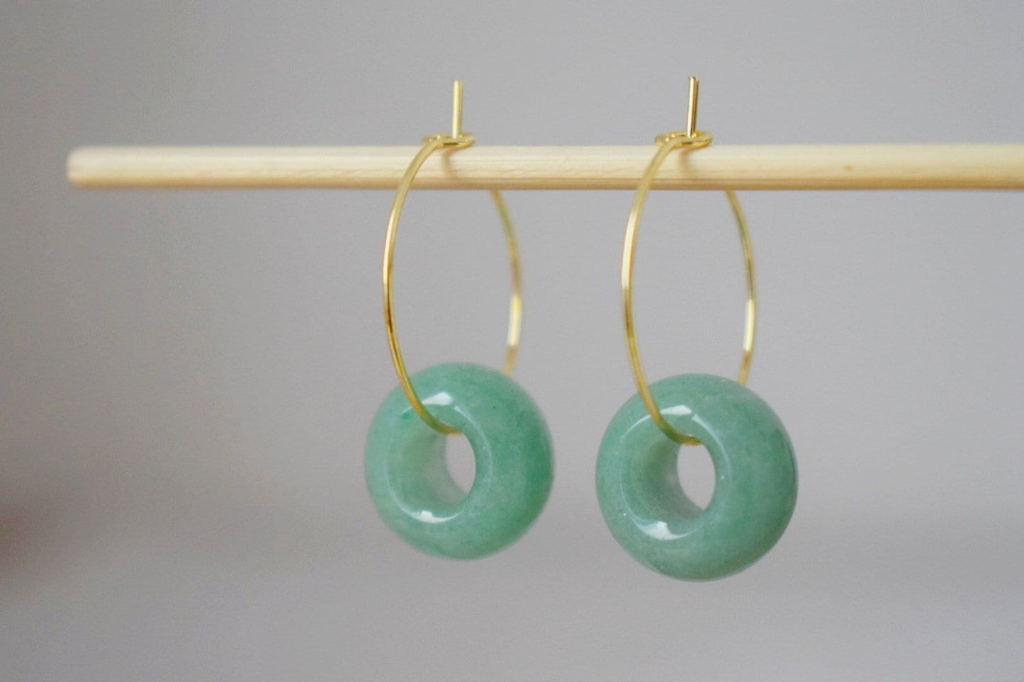 Aventurin Donut Creolen, 18 Karat vergoldete chirurgische Edelstahl Creolen, Edelstein Unisex SchmuckBestes Weihnachtsgeschenk