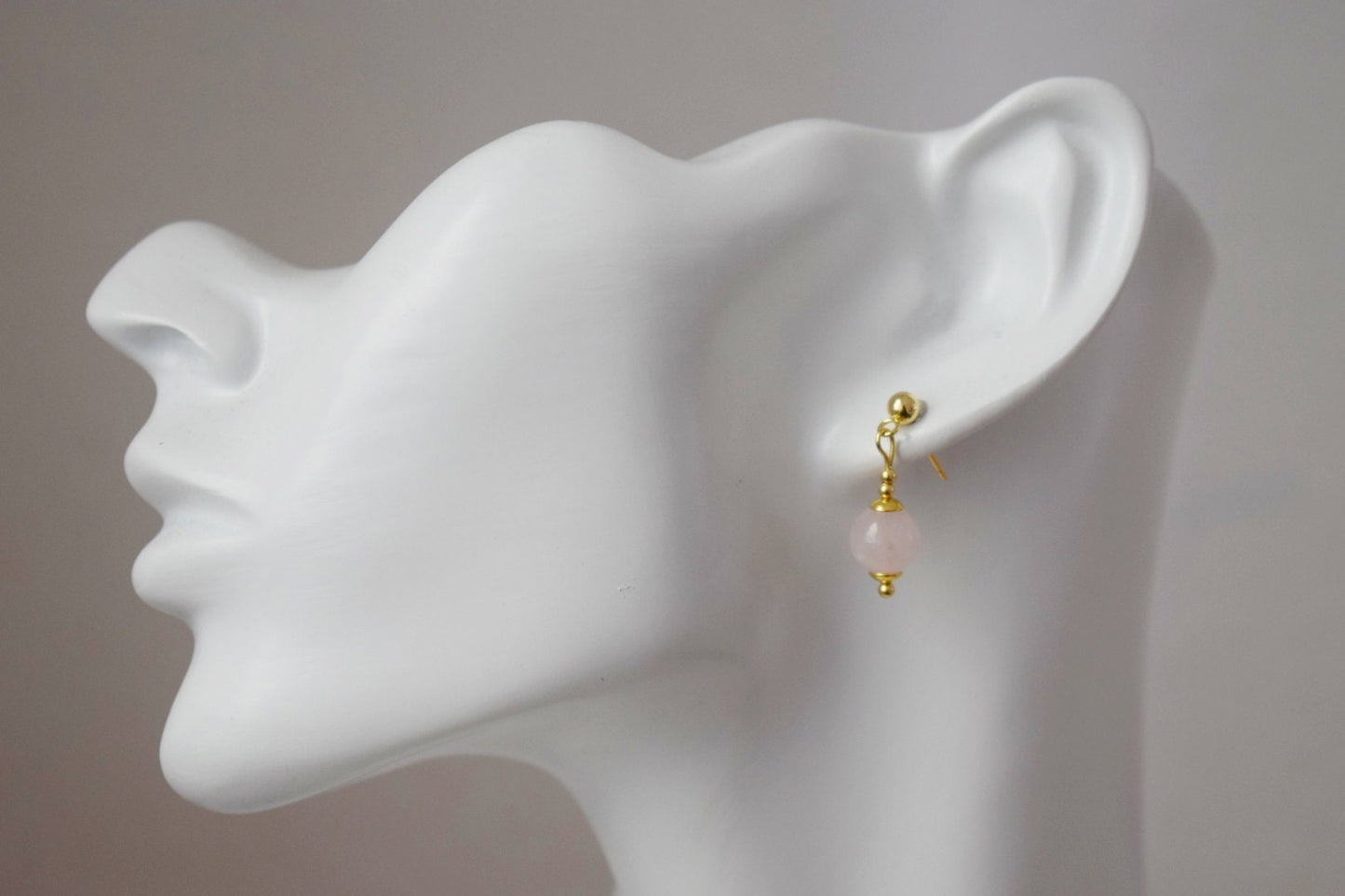 Rosenquarz Ohrstecker, Edelstein Perlen Anhänger, 24k vergoldete Edelstahl Push Back Ohrringe, Rosenquarz Schmuck, Handgemachtes Geschenk