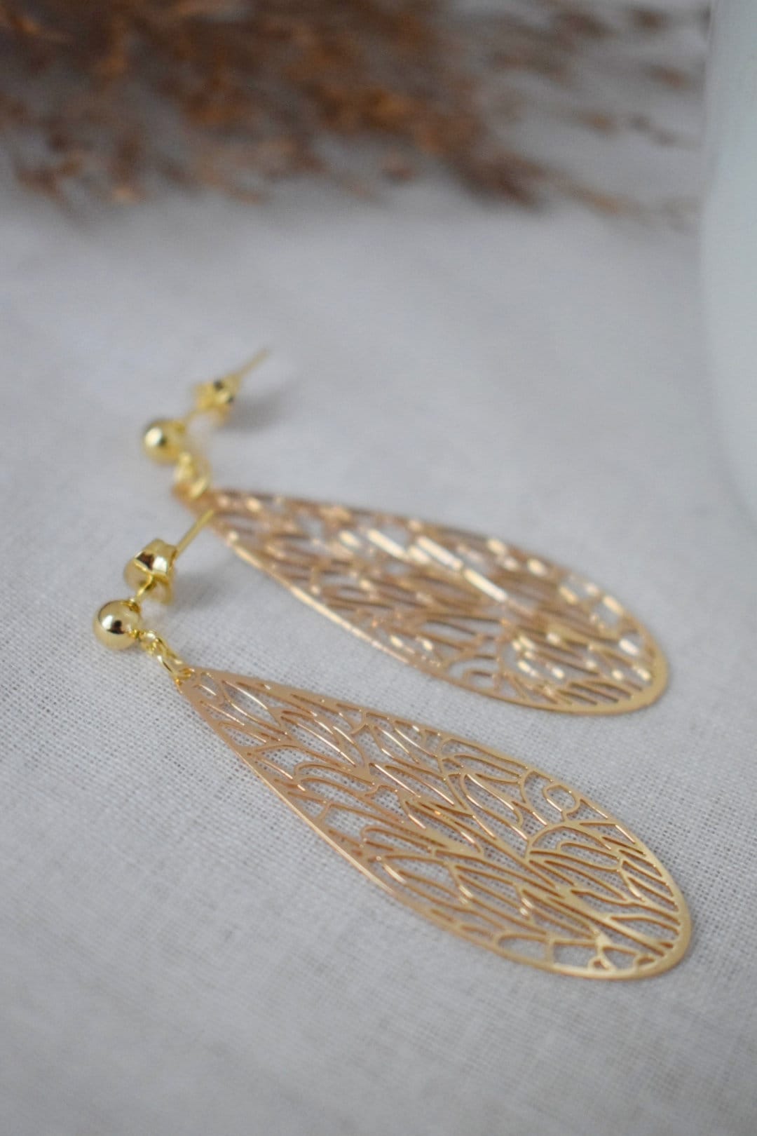 Ornament-Tropfen-Ohrstecker für Frauen, vergoldete Edelstahl-Ohrstecker mit filigranem Anhänger, Boho-Schmuck, Einzigartiges Geschenk für Sie