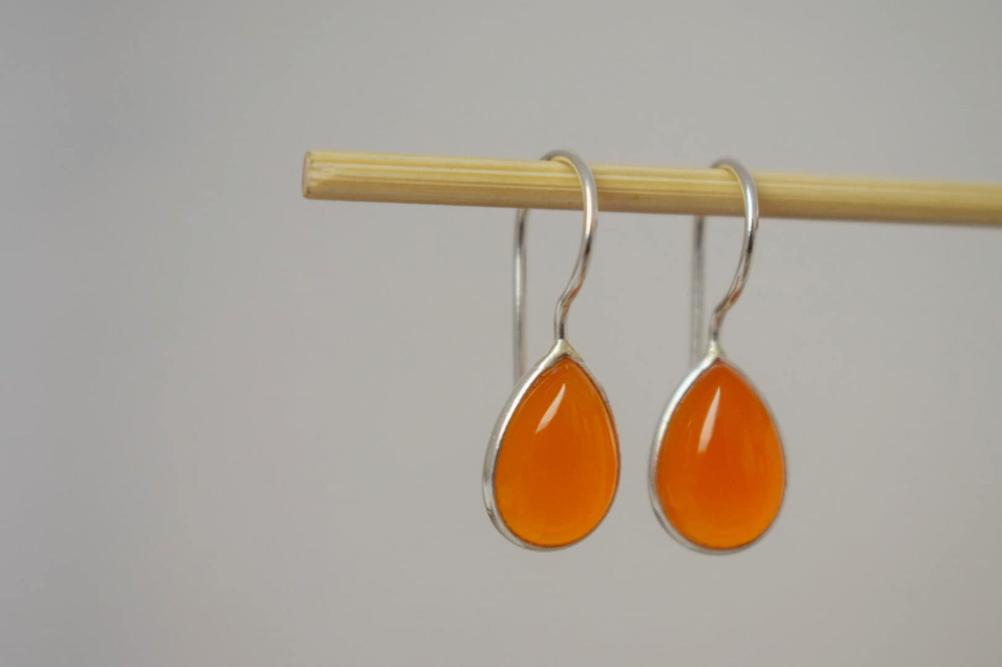 Karneol Sterling Silber Ohrringe, Tropfen orange Edelstein Ohrringe 925 Silber, Naturstein, Einzigartiges Schmuckgeschenk