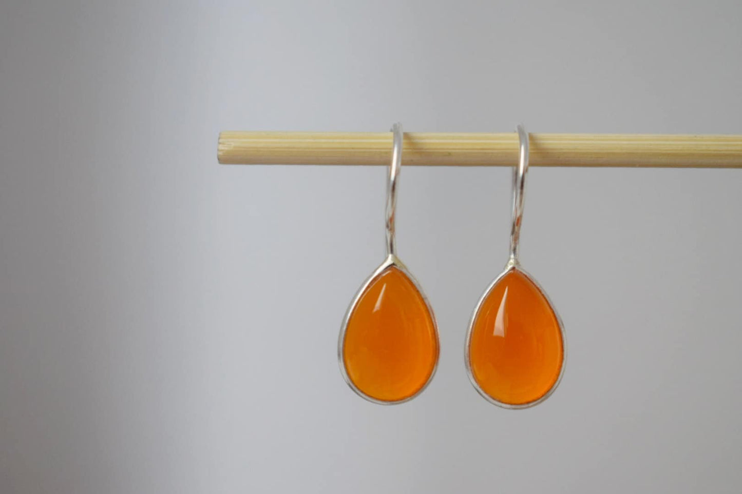 Karneol Sterling Silber Ohrringe, Tropfen orange Edelstein Ohrringe 925 Silber, Naturstein, Einzigartiges Schmuckgeschenk