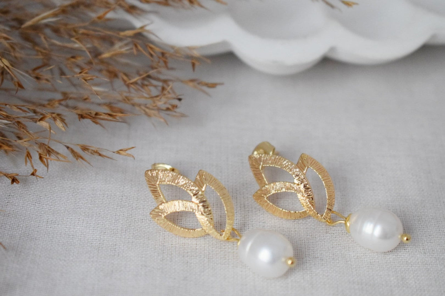 Blattohrstecker mit Süßwasserperle, Jugendstil Ohrhänger, Hochzeitsschmuck, Bestes Geschenk für Sie