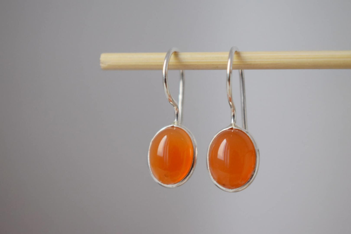 Karneol Sterling Silber Ohrringe, Ovale orange Edelstein Ohrringe 925 Silber, Naturstein, Einzigartiges Schmuckgeschenk