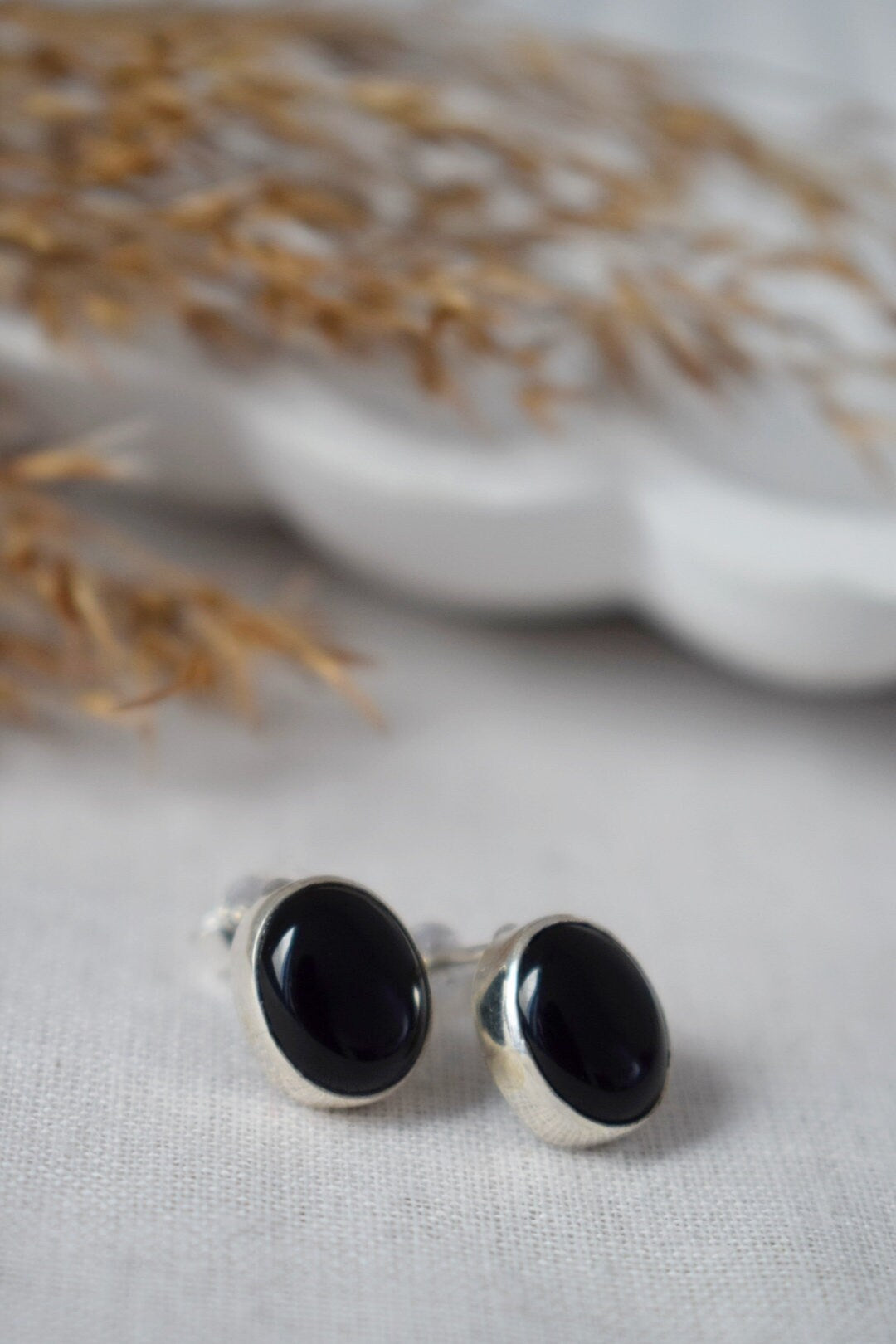 Schwarze Onyx Ohrstecker, Minimalistischer 925 Sterling Silber Schmuck, Kleine ovale Edelstein Push Back Ohrringe, Naturstein, Bestes Geburtstagsgeschenk