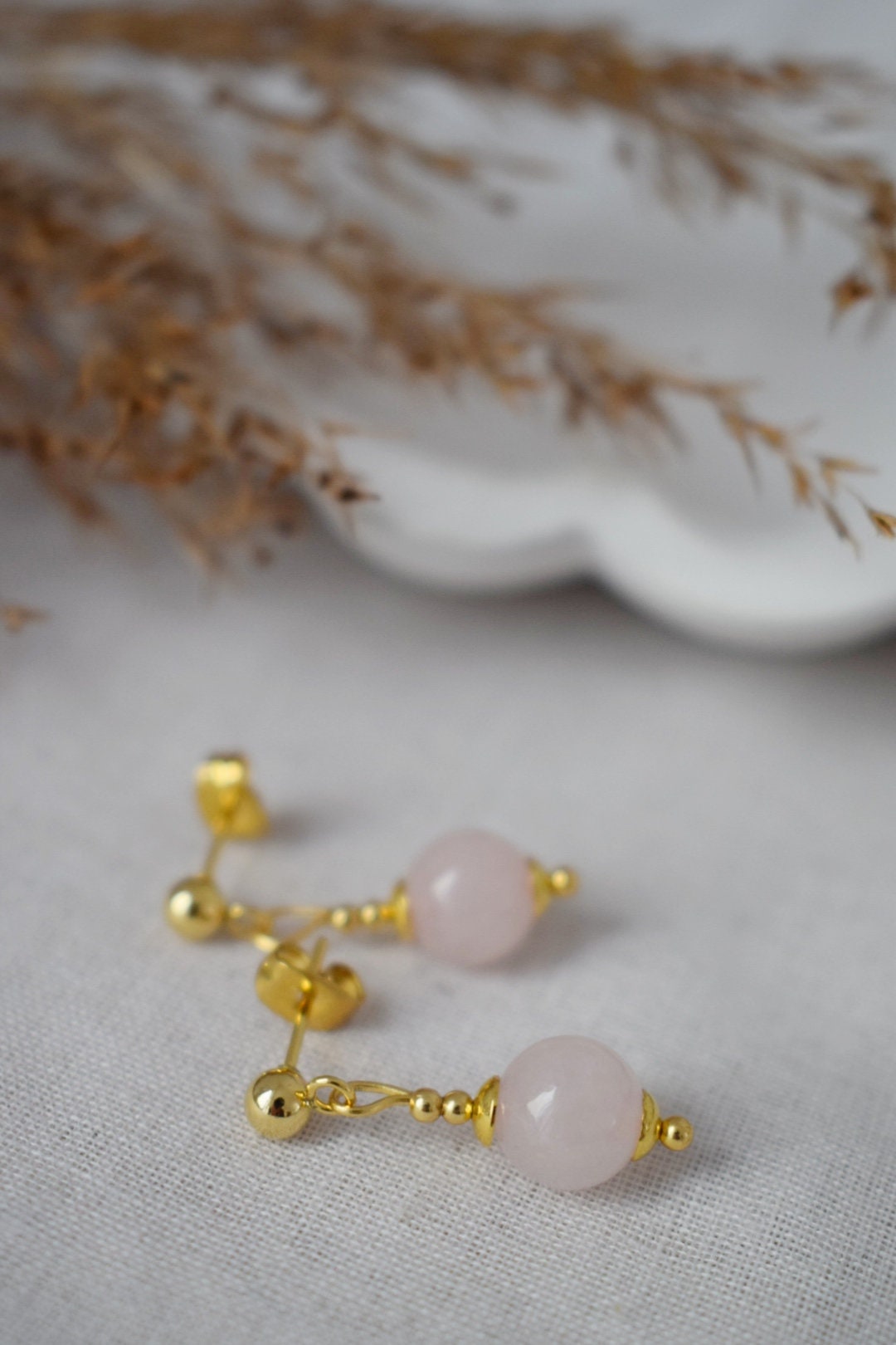 Rosenquarz Ohrstecker, Edelstein Perlen Anhänger, 24k vergoldete Edelstahl Push Back Ohrringe, Rosenquarz Schmuck, Handgemachtes Geschenk