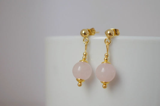 Rosenquarz Ohrstecker, Edelstein Perlen Anhänger, 24k vergoldete Edelstahl Push Back Ohrringe, Rosenquarz Schmuck, Handgemachtes Geschenk