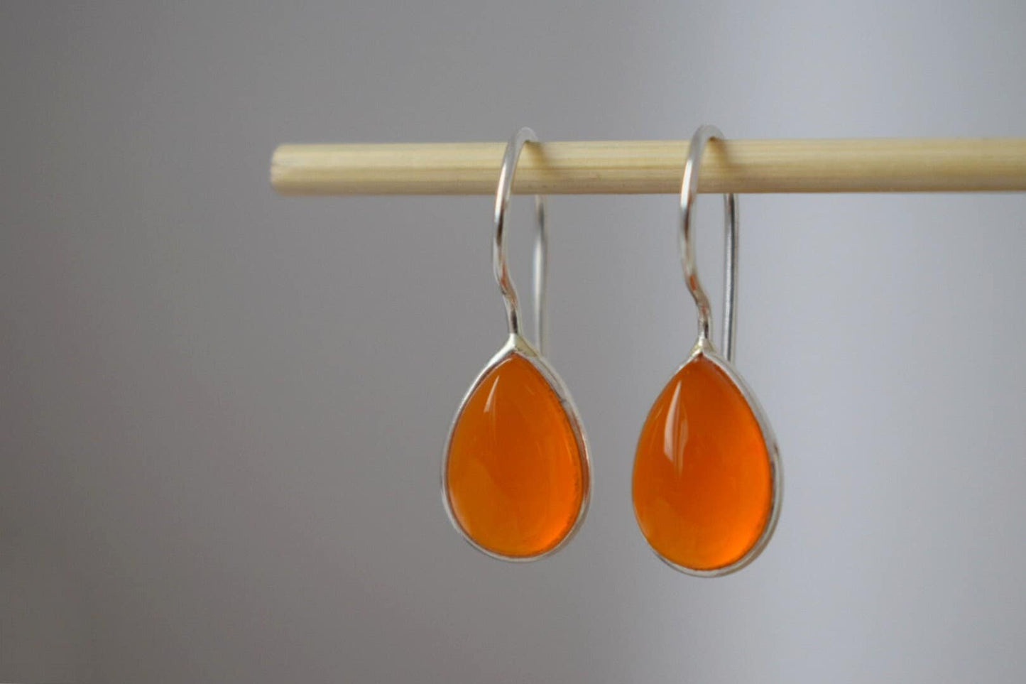 Karneol Sterling Silber Ohrringe, Tropfen orange Edelstein Ohrringe 925 Silber, Naturstein, Einzigartiges Schmuckgeschenk