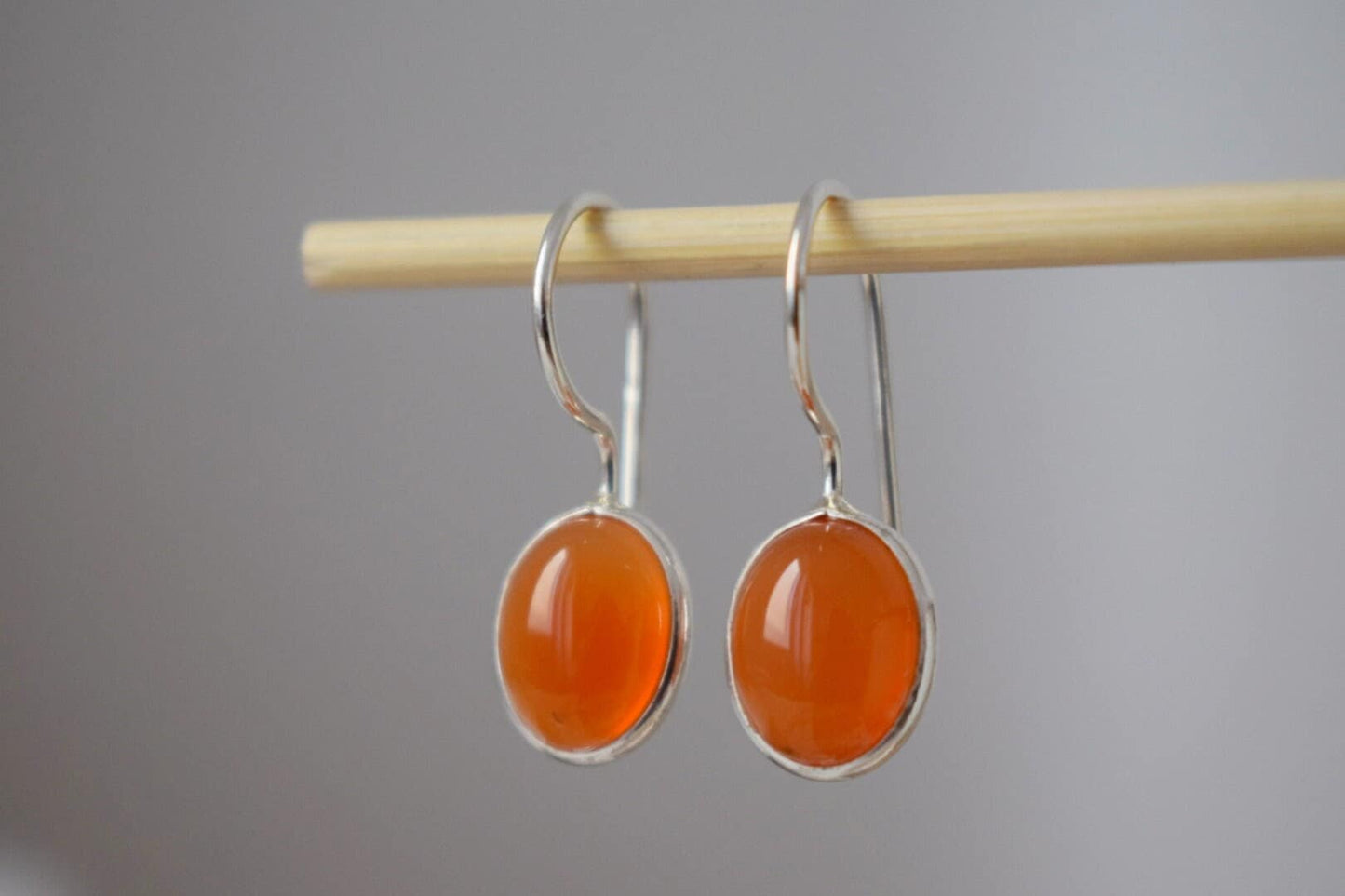 Karneol Sterling Silber Ohrringe, Ovale orange Edelstein Ohrringe 925 Silber, Naturstein, Einzigartiges Schmuckgeschenk