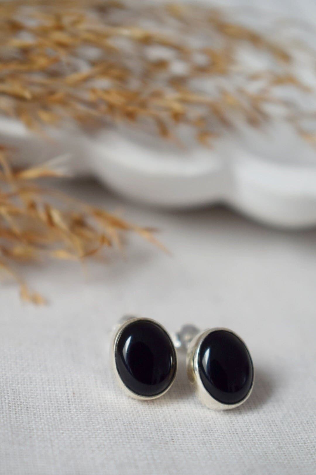 Schwarze Onyx Ohrstecker, Minimalistischer 925 Sterling Silber Schmuck, Kleine ovale Edelstein Push Back Ohrringe, Naturstein, Bestes Geburtstagsgeschenk