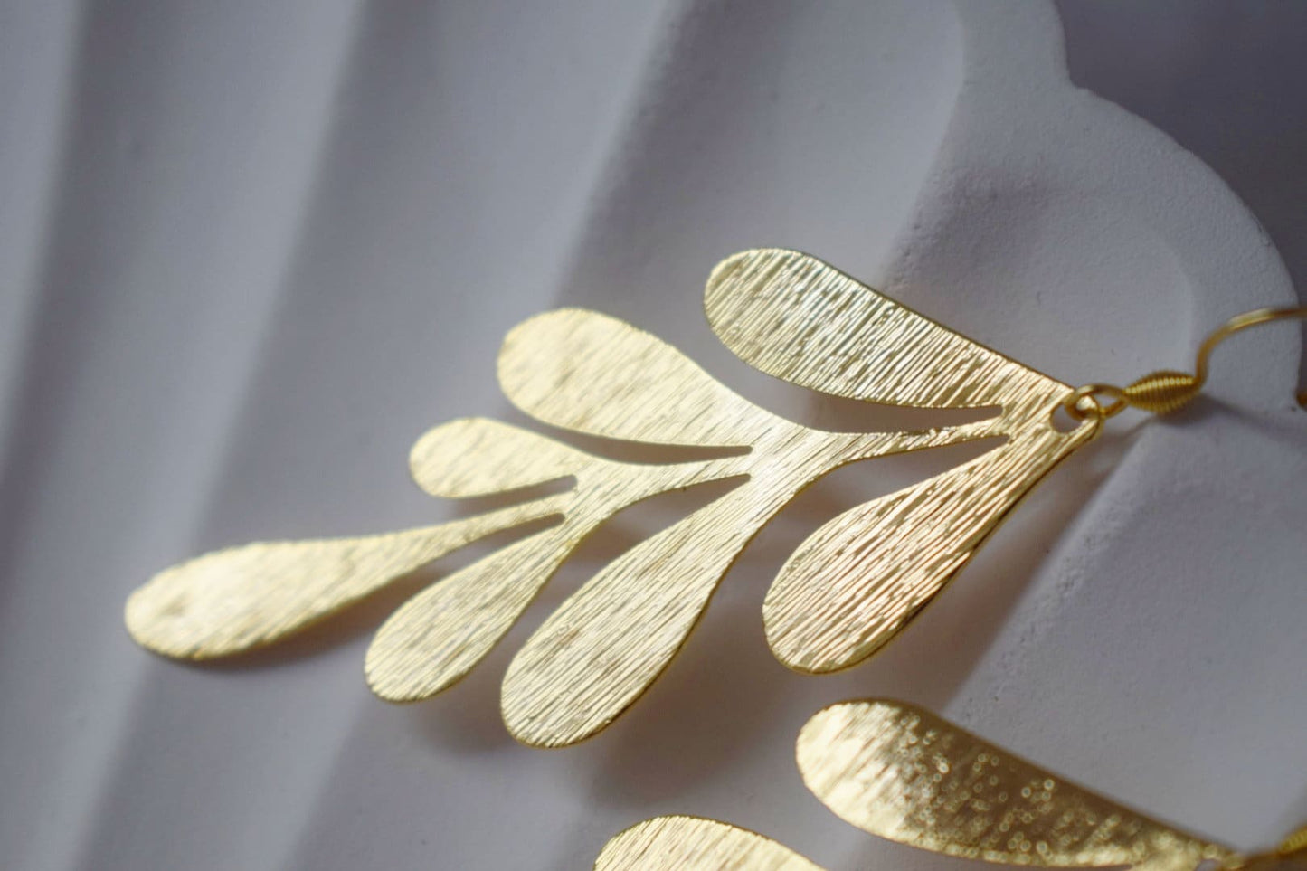 Lange Blattohrringe für Frauen, 18 Karat vergoldet, Blattohrringe, Edelstahlohrringe, Boho-Statement-Ohrringe, Blattgoldschmuck