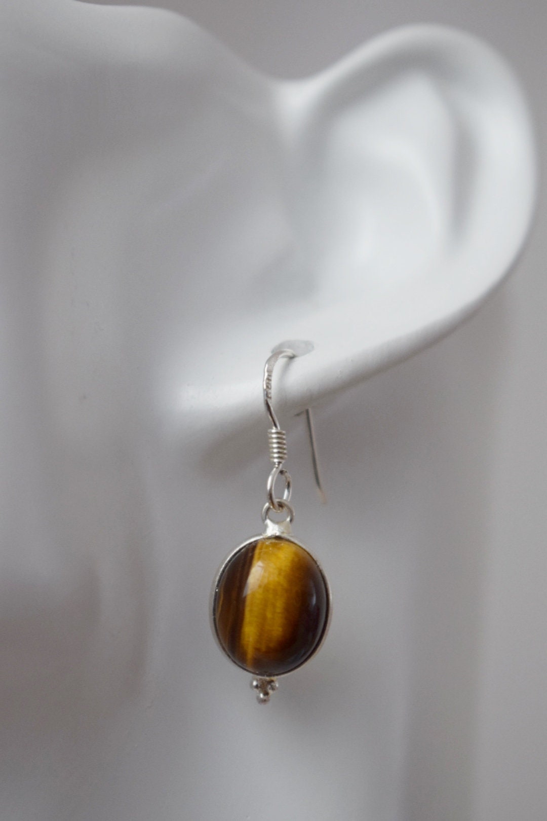 Tigerauge Ohrringe, Sterling Silber Edelstein Schmuck, Ovaler Naturstein, Leichte Ohrhänger, Einzigartiges Muttertagsgeschenk für Sie