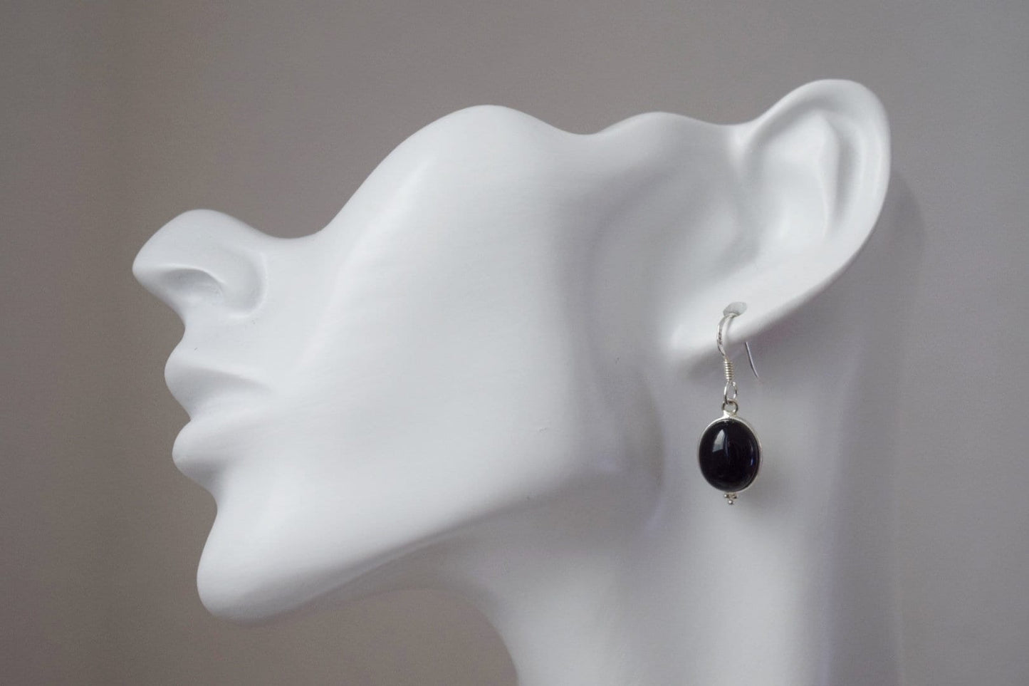 Schwarze Onyx Ohrringe, Edelstein Ohrringe aus Sterlingsilber, Boho Chic Ohrringe, Einzigartiger handgefertigter Schmuck, Bestes Weihnachtsgeschenk