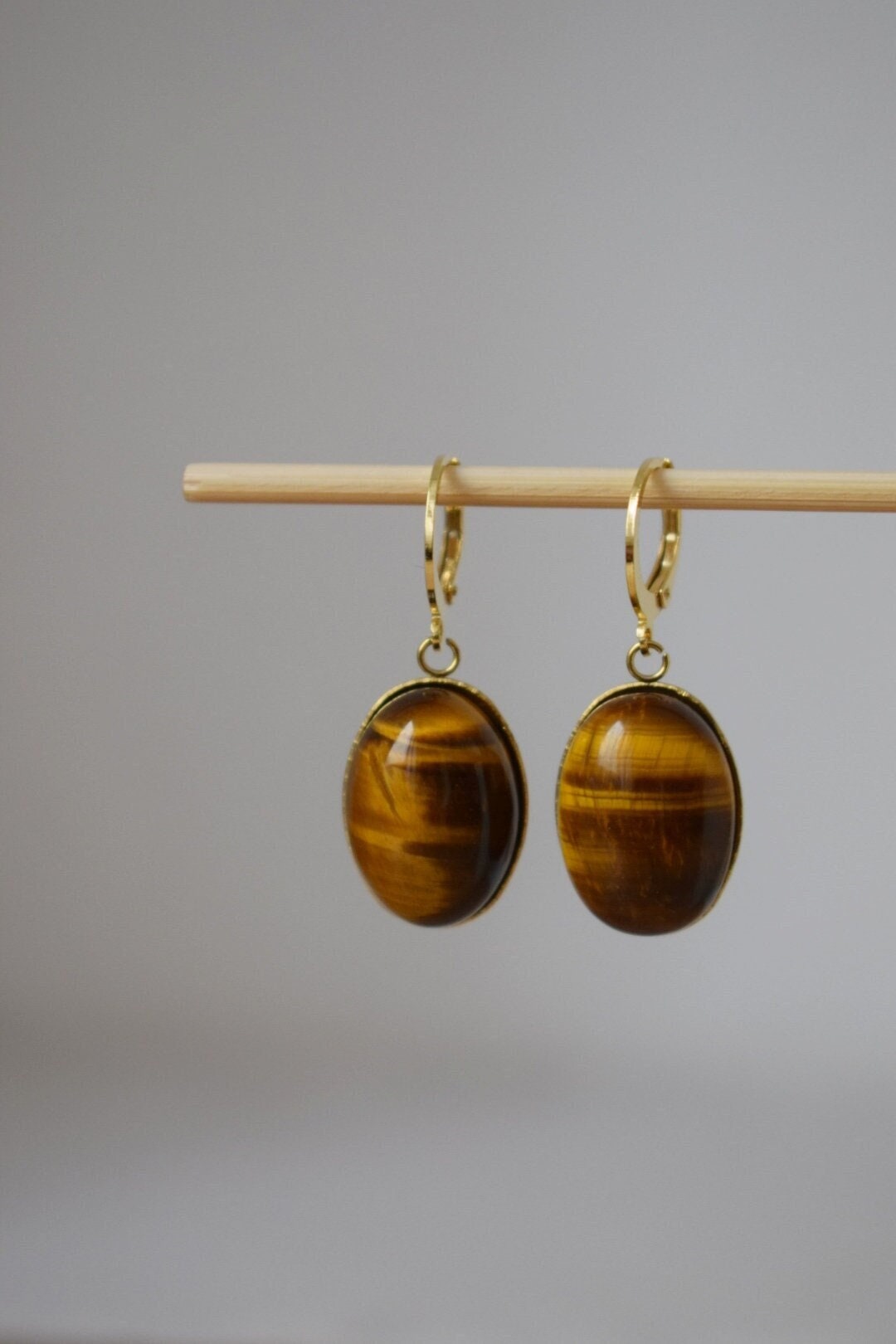 Tigerauge Ohrringe, Ovale Edelstein-Ohrringe, Goldbrauner Stein, Boho Ohrringe, Einzigartiger Schmuck, Geschenk für Sie