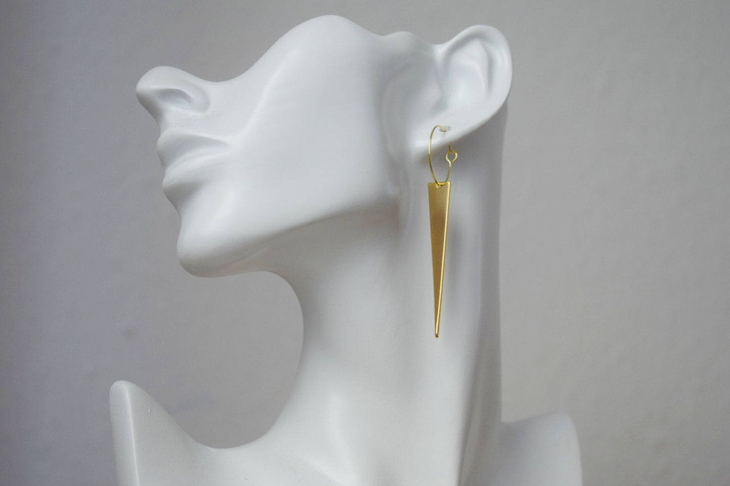 Dreieckige Ohrringe, Lange geometrische Hängeohrringe, 18 Karat vergoldete Edelstahl-Ohrringe, Bestes Geschenk für Sie