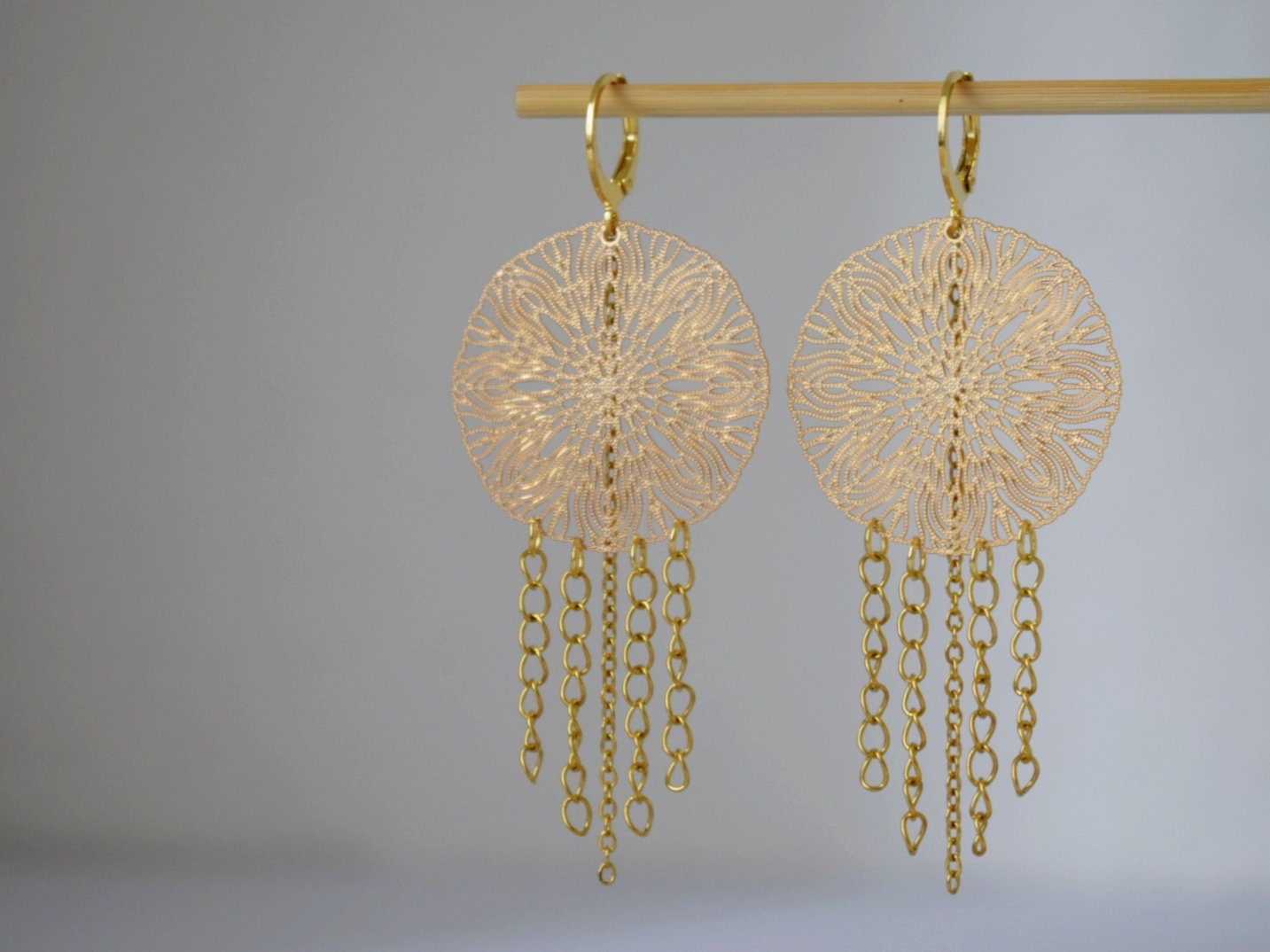 Ornament-Ohrringe für Frauen, goldene Mandala-Ohrringe, Edelstahl-Kettenohrringe, lange filigrane Boho-Ohrringe, Mandala-Schmuck als Geschenk für Sie