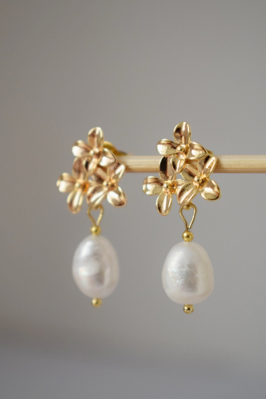 Elegante Süßwasserperlen Ohrringe, 18K vergoldete Blumen Ohrstecker, Vintage Stil Brautschmuck, Perfektes Brautjungfern Geschenk, Weihnachtsgeschenk Sie