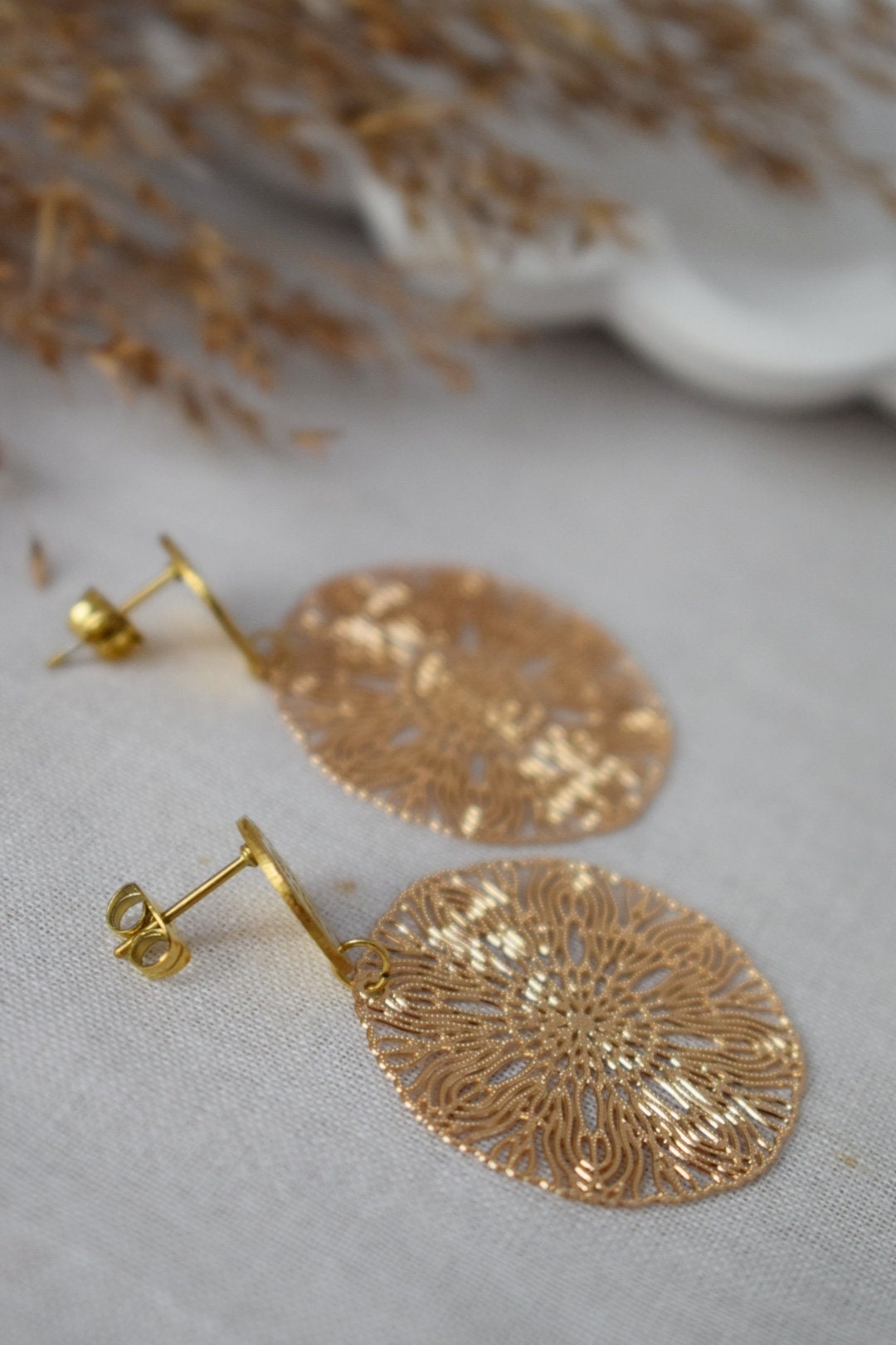 Ornament-Ohrringe für Frauen, Mandala-Ohrstecker, Runde filigrane Ohrstecker, Boho-Chic-Ohrringe, Leichter Schmuck, Hängende Ohrstecker, Geschenk für Sie