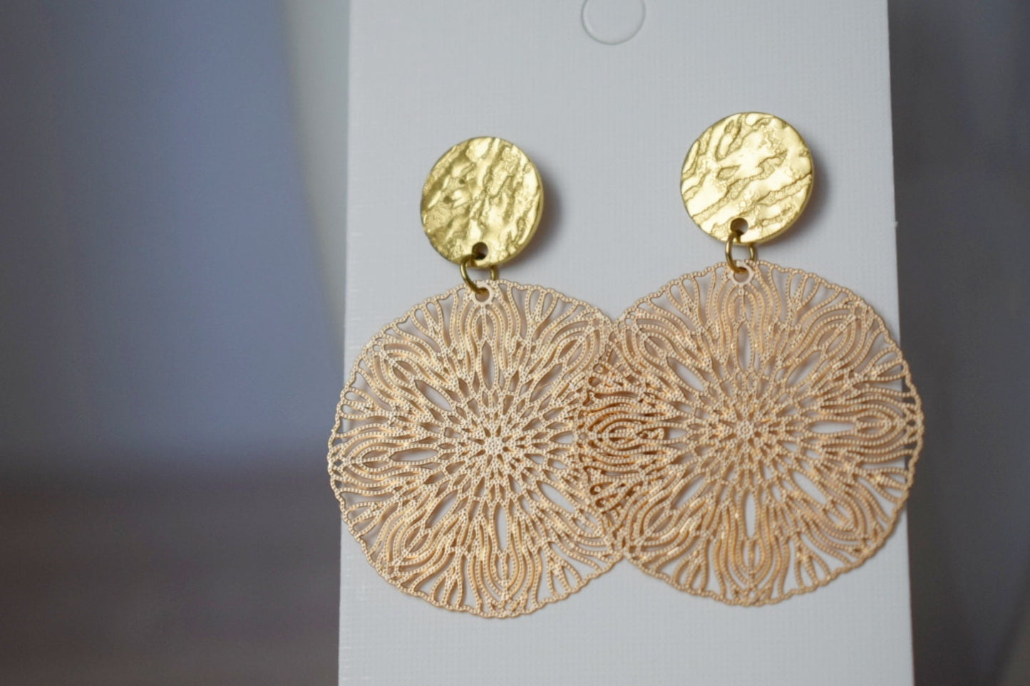 Ornament-Ohrringe für Frauen, Mandala-Ohrstecker, Runde filigrane Ohrstecker, Boho-Chic-Ohrringe, Leichter Schmuck, Hängende Ohrstecker, Geschenk für Sie