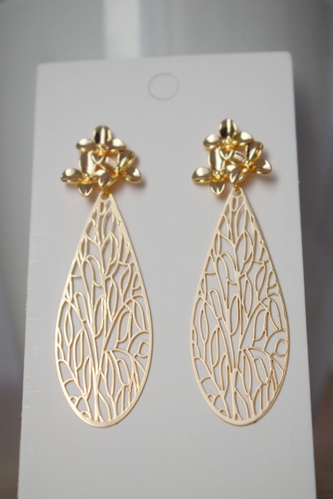 Ornament-Ohrringe für Frauen, Tropfenförmige Blumen-Ohrstecker, Boho-Chic-Ohrringe, filigrane Tropfenohrringe, Einzigartiger Mandala-Schmuck, Weihnachtsgeschenk