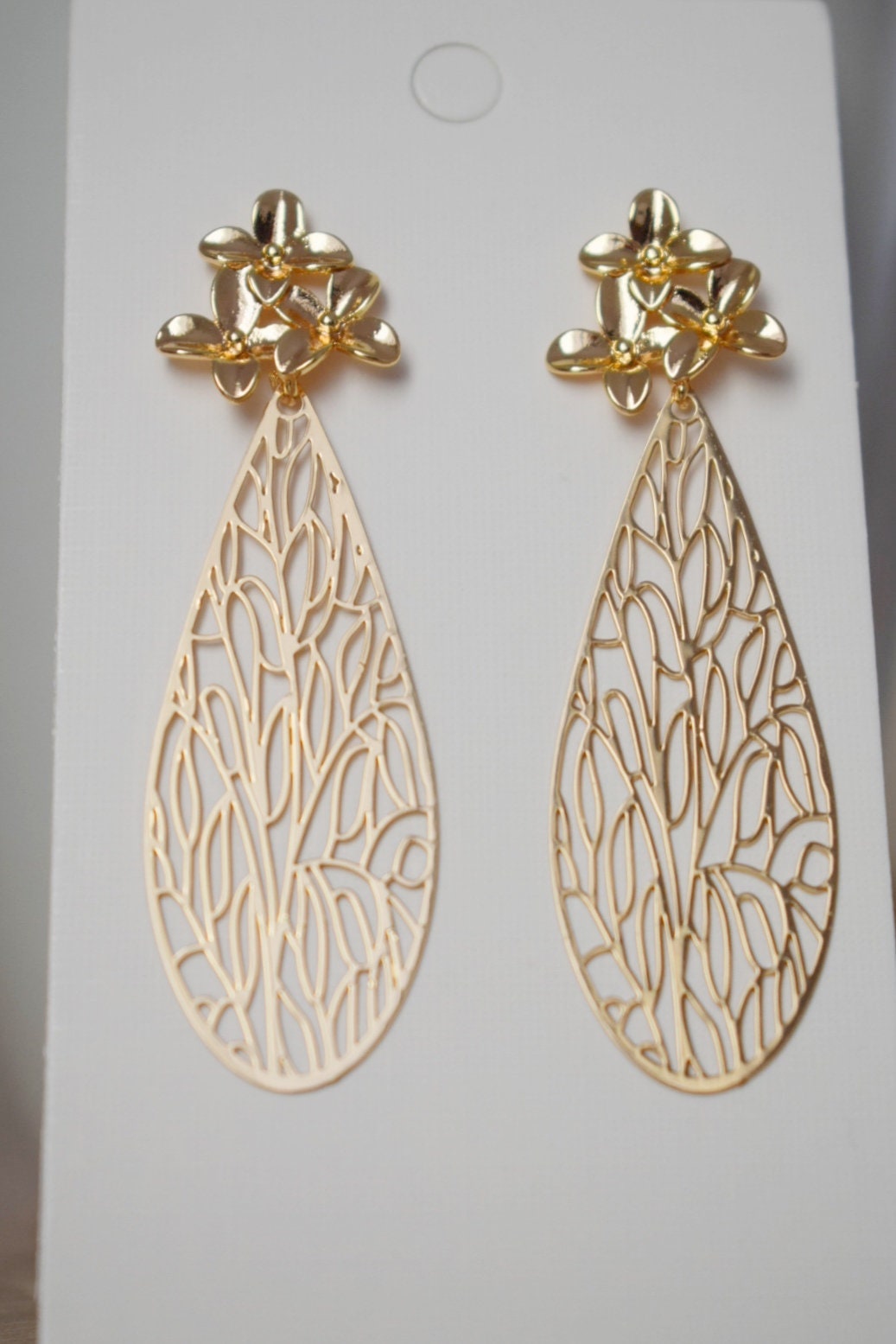 Ornament-Ohrringe für Frauen, Tropfenförmige Blumen-Ohrstecker, Boho-Chic-Ohrringe, filigrane Tropfenohrringe, Einzigartiger Mandala-Schmuck, Weihnachtsgeschenk