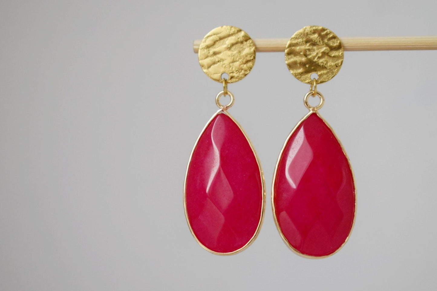 Teardrop pink jade stud earrings, Dangle drop earrings, Long gold plated gemstone earrings, Faceted stone pendant earrings, Jade jewelry