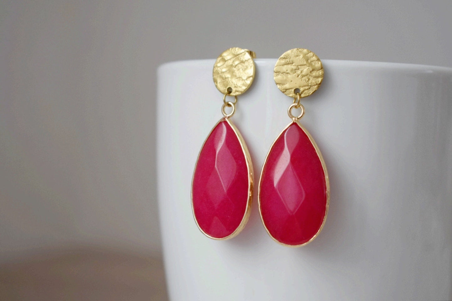 Teardrop pink jade stud earrings, Dangle drop earrings, Long gold plated gemstone earrings, Faceted stone pendant earrings, Jade jewelry