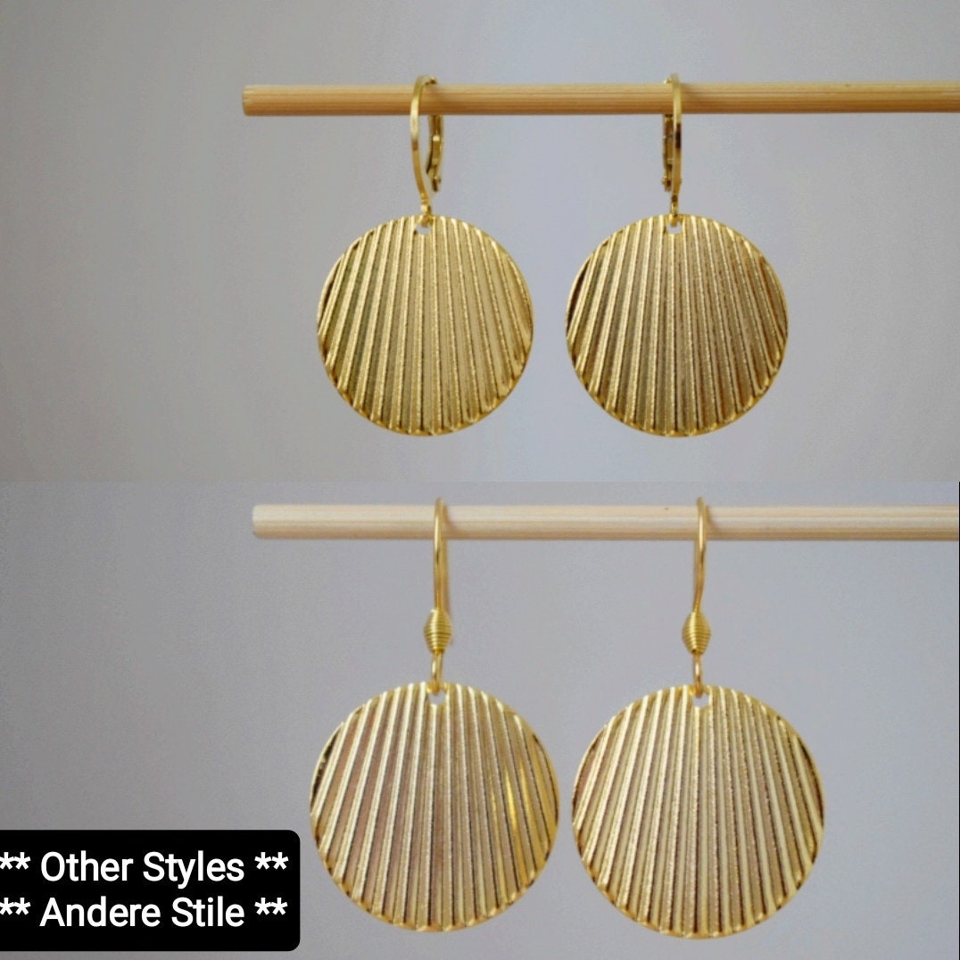 Goldene Boho-Ohrringe, Statement-Scheiben-Ohrhänger, runder Wellplatten-Anhänger, Kreis-Ohrringe, Einzigartiges Schmuckgeschenk für Sie