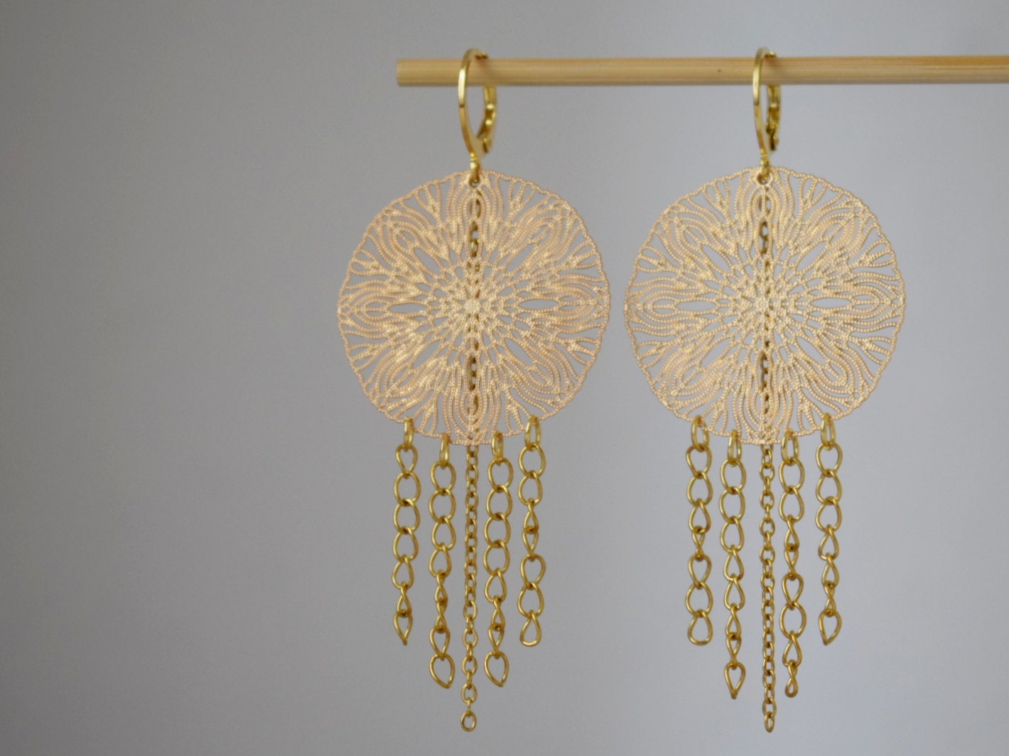 Ornament-Ohrringe für Frauen, goldene Mandala-Ohrringe, Edelstahl-Kettenohrringe, lange filigrane Boho-Ohrringe, Mandala-Schmuck als Geschenk für Sie