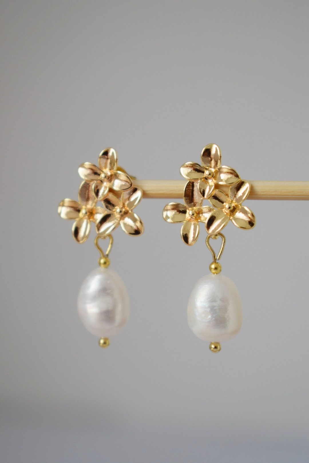 Elegante Süßwasserperlen Ohrringe, 18K vergoldete Blumen Ohrstecker, Vintage Stil Brautschmuck, Perfektes Brautjungfern Geschenk, Weihnachtsgeschenk Sie