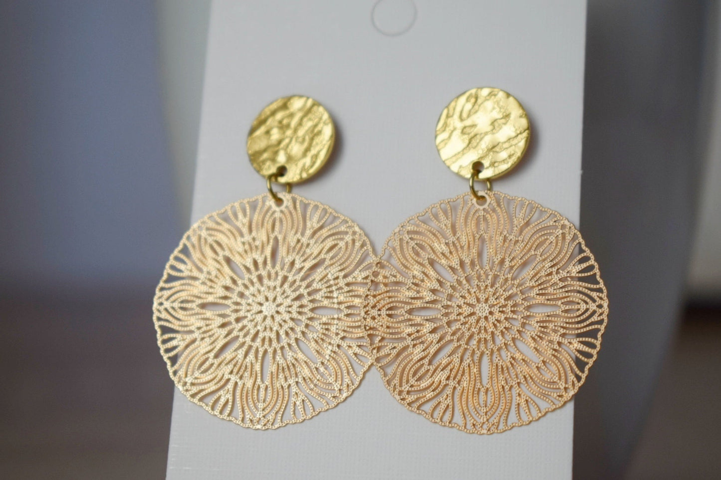 Ornament-Ohrringe für Frauen, Mandala-Ohrstecker, Runde filigrane Ohrstecker, Boho-Chic-Ohrringe, Leichter Schmuck, Hängende Ohrstecker, Geschenk für Sie