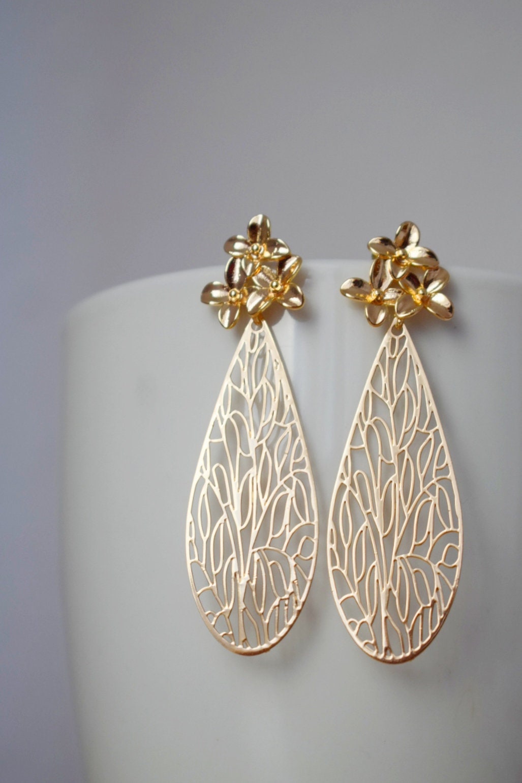 Ornament-Ohrringe für Frauen, Tropfenförmige Blumen-Ohrstecker, Boho-Chic-Ohrringe, filigrane Tropfenohrringe, Einzigartiger Mandala-Schmuck, Weihnachtsgeschenk