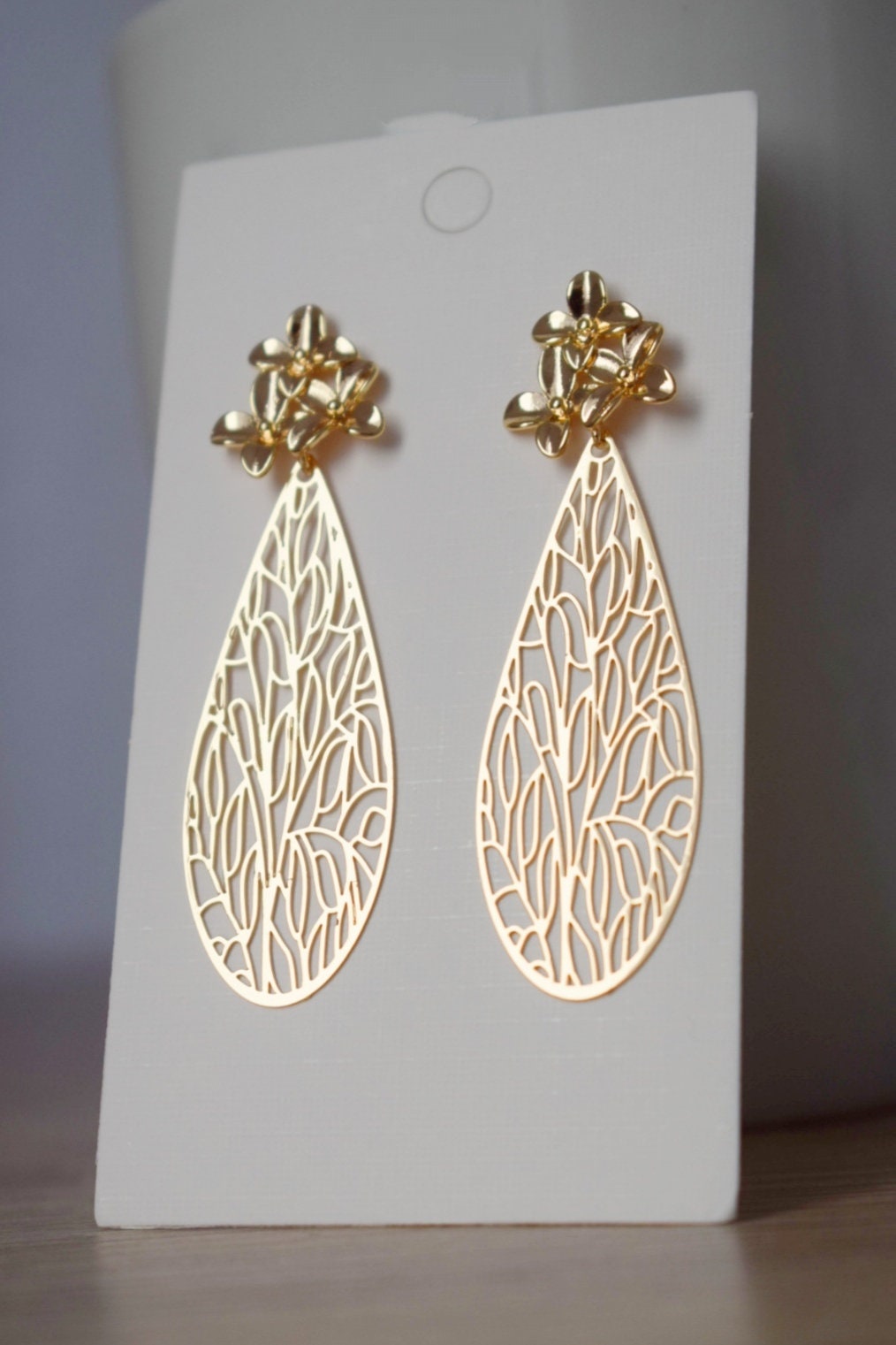 Ornament-Ohrringe für Frauen, Tropfenförmige Blumen-Ohrstecker, Boho-Chic-Ohrringe, filigrane Tropfenohrringe, Einzigartiger Mandala-Schmuck, Weihnachtsgeschenk