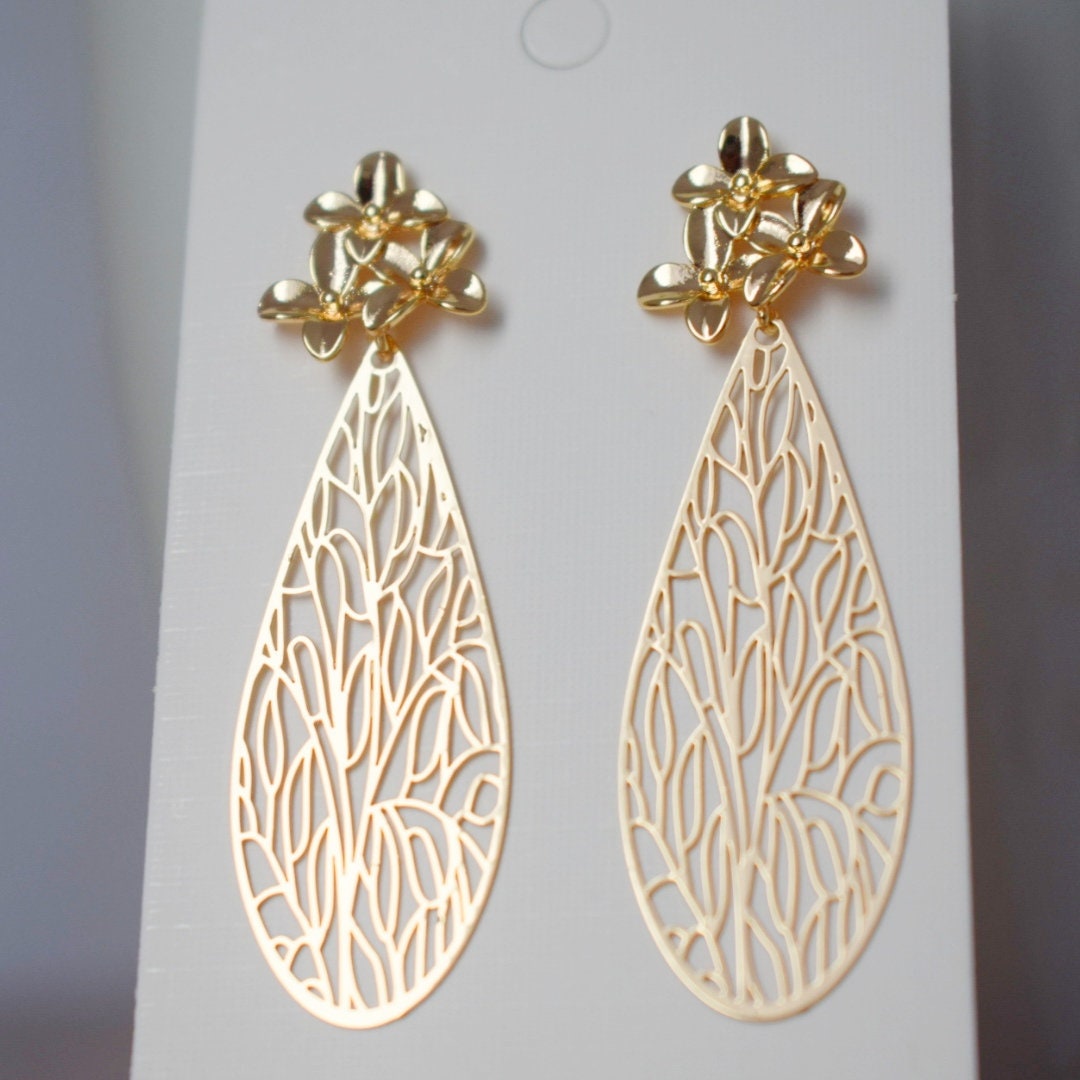 Ornament-Ohrringe für Frauen, Tropfenförmige Blumen-Ohrstecker, Boho-Chic-Ohrringe, filigrane Tropfenohrringe, Einzigartiger Mandala-Schmuck, Weihnachtsgeschenk