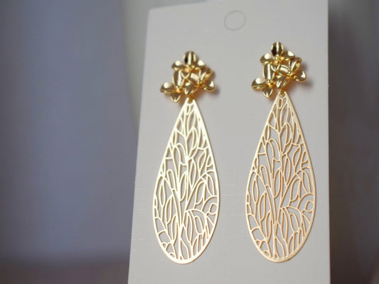 Ornament-Ohrringe für Frauen, Tropfenförmige Blumen-Ohrstecker, Boho-Chic-Ohrringe, filigrane Tropfenohrringe, Einzigartiger Mandala-Schmuck, Weihnachtsgeschenk